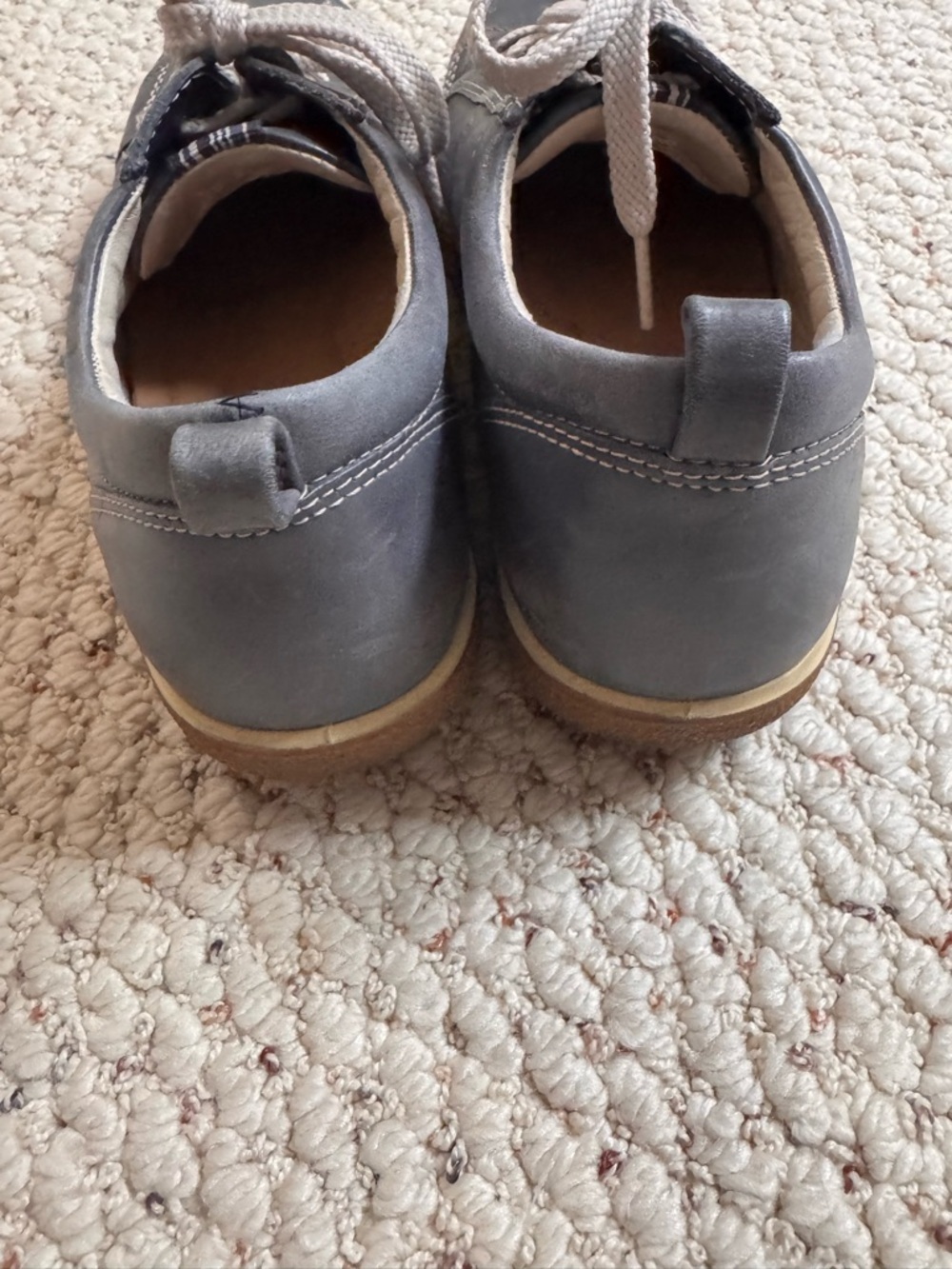 Ecco Marine Blue Women's Leather Lace-Up Sneakers with Cream Laces - Picture 4 of 5